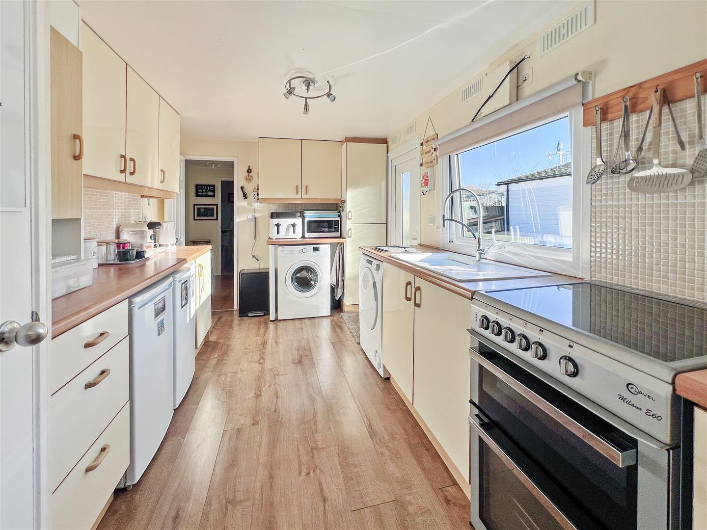 2 Bed, 1 Bath Property For Sale in Seasalter Lane, Seasalter, CT5 4BY